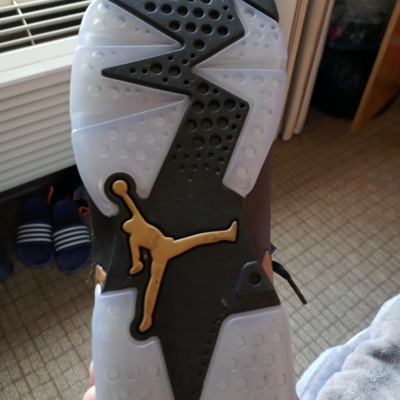 Jordan Retro black and Gold - Picture 4 of 4